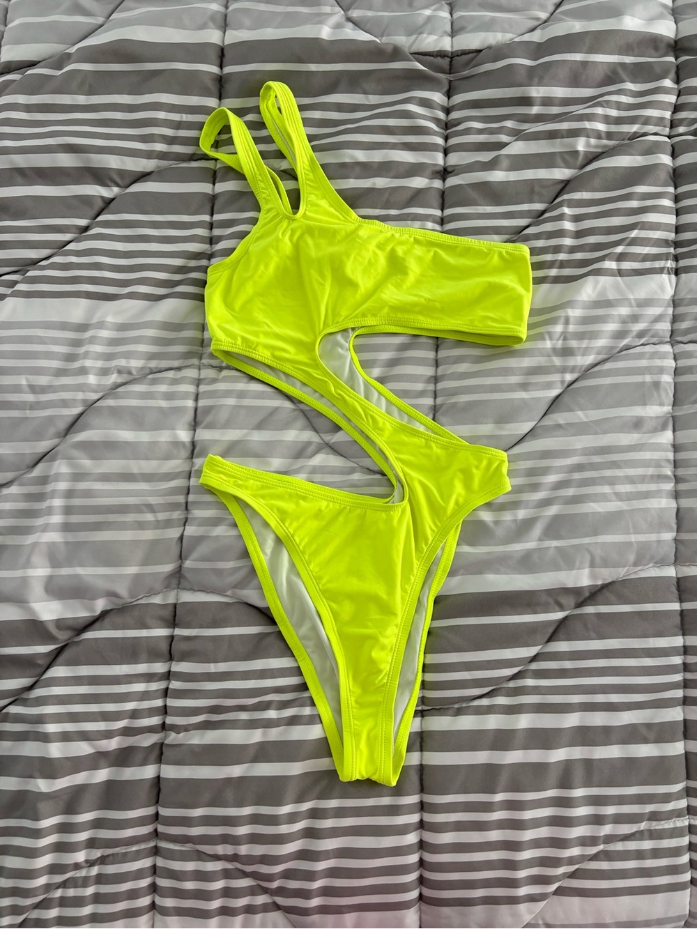 Fashion Nova Neon Yellow One-Shoulder Swimsuit Top